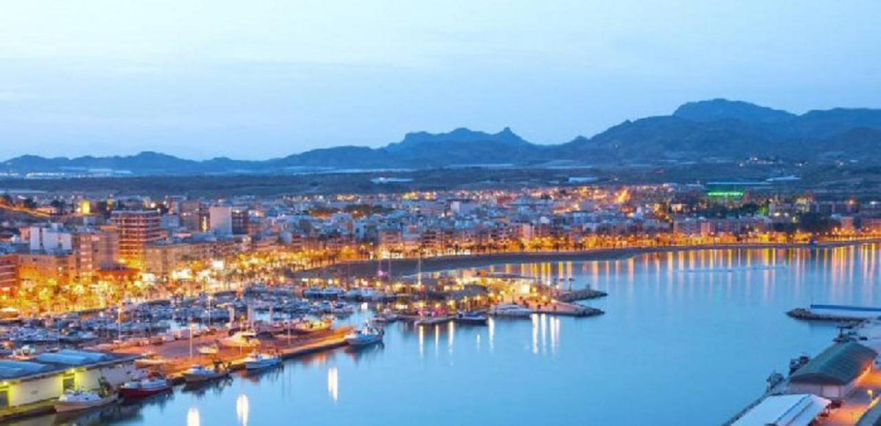 Puerto De Mazarron Large House With Roof Terrace & Sea Views-5 Guests Have 3 Bedrooms & 1 To 4 Guests Have 2 Bedrooms Esterno foto